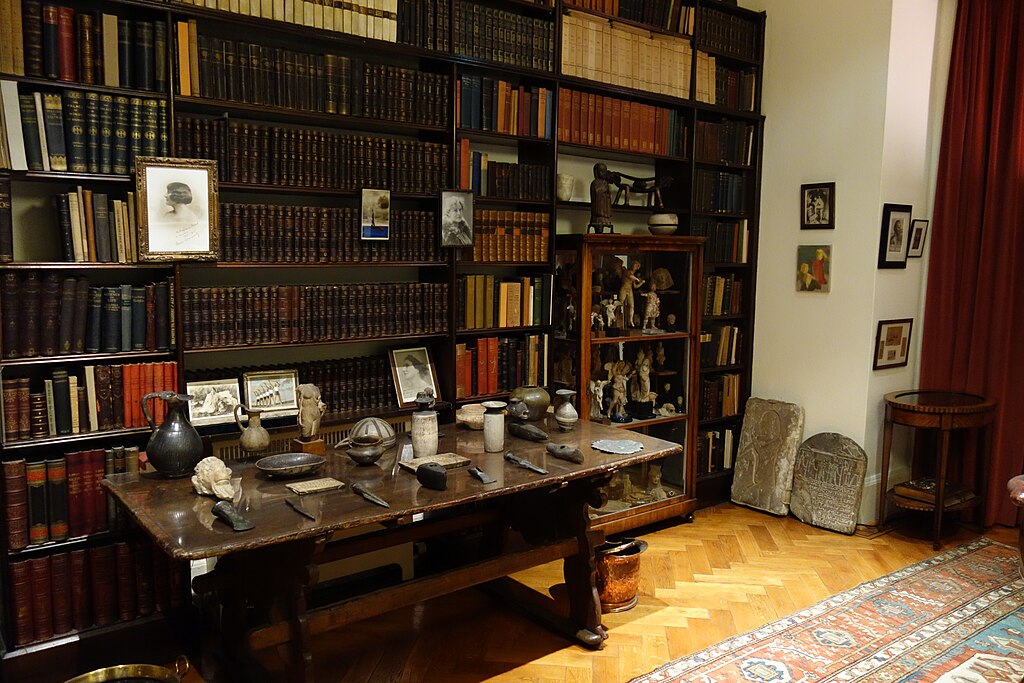 Photo of Sigmund Freud's office, taken in the Freud museum. 