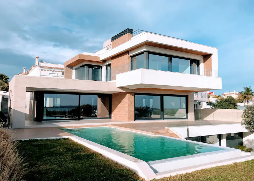 How to Steal a Very Expensive House